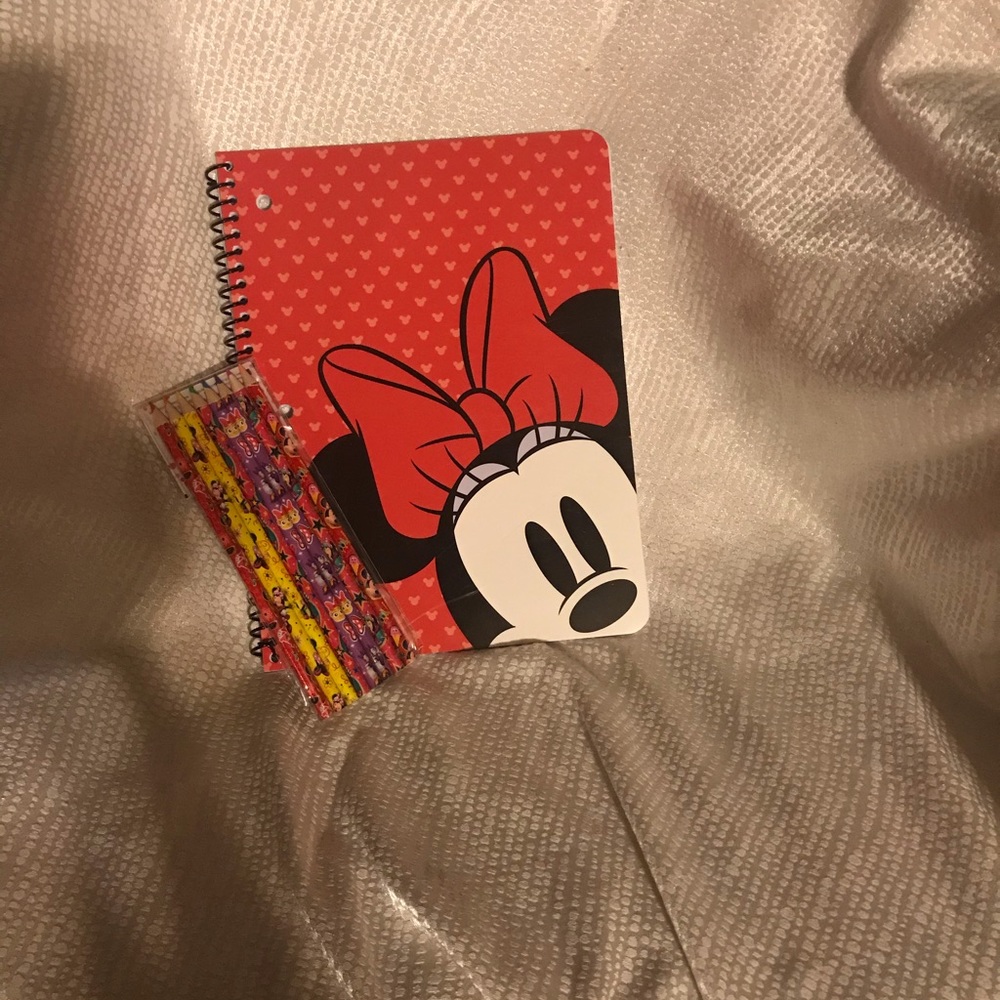 Minnie Mouse Notebook and Pencil set